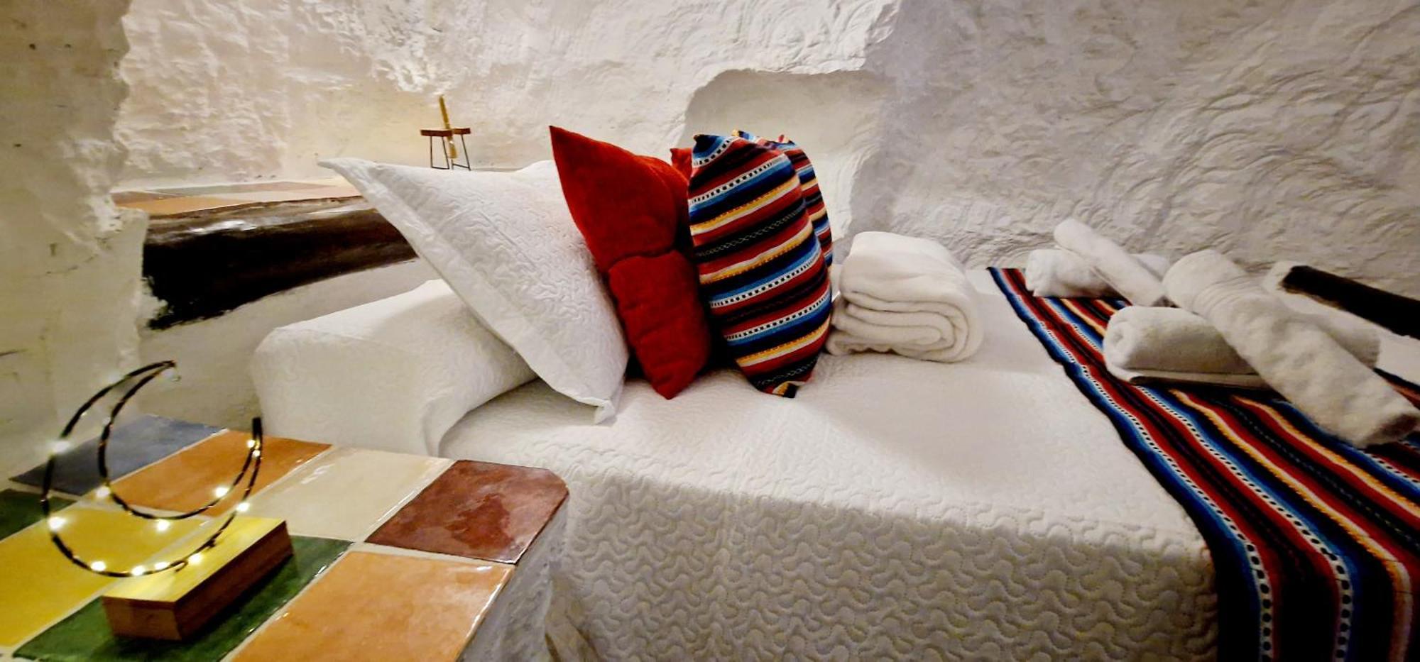 Casa Cueva Cascamorras "Capricho Andaluz" バサ エクステリア 写真